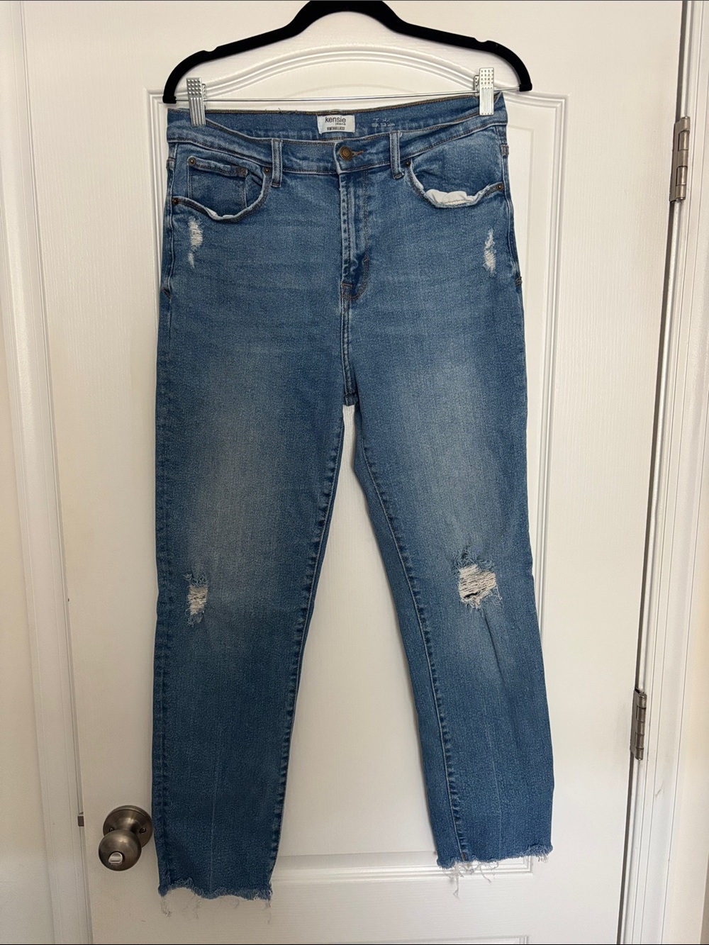 Kensie Medium Blue Distressed Cropped Jeans